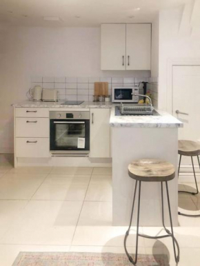 Stylish & Central, Ideal Beach Retreat